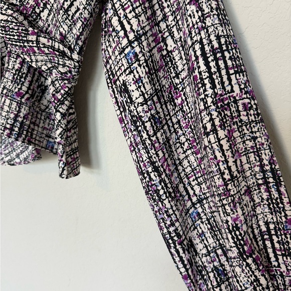 NWT Express Patterned Blouse - Picture 6 of 10